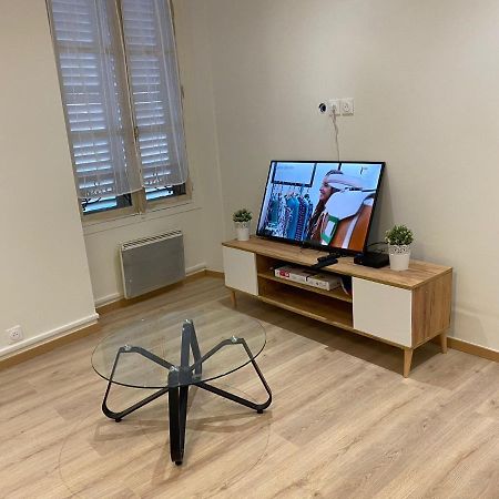 Grand F4 De 71M2 Pour 6 Personnes En Plein Centre Ville Arpajon Exteriör bild